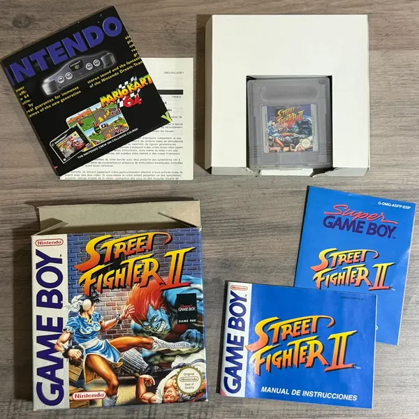 Street Fighter II de Game Boy con caja, manuales y cartucho